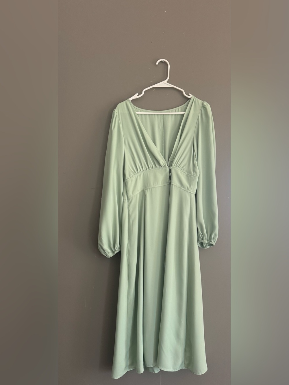 Cupshe Sage Green Long Sleeve V-Neck Midi Dress